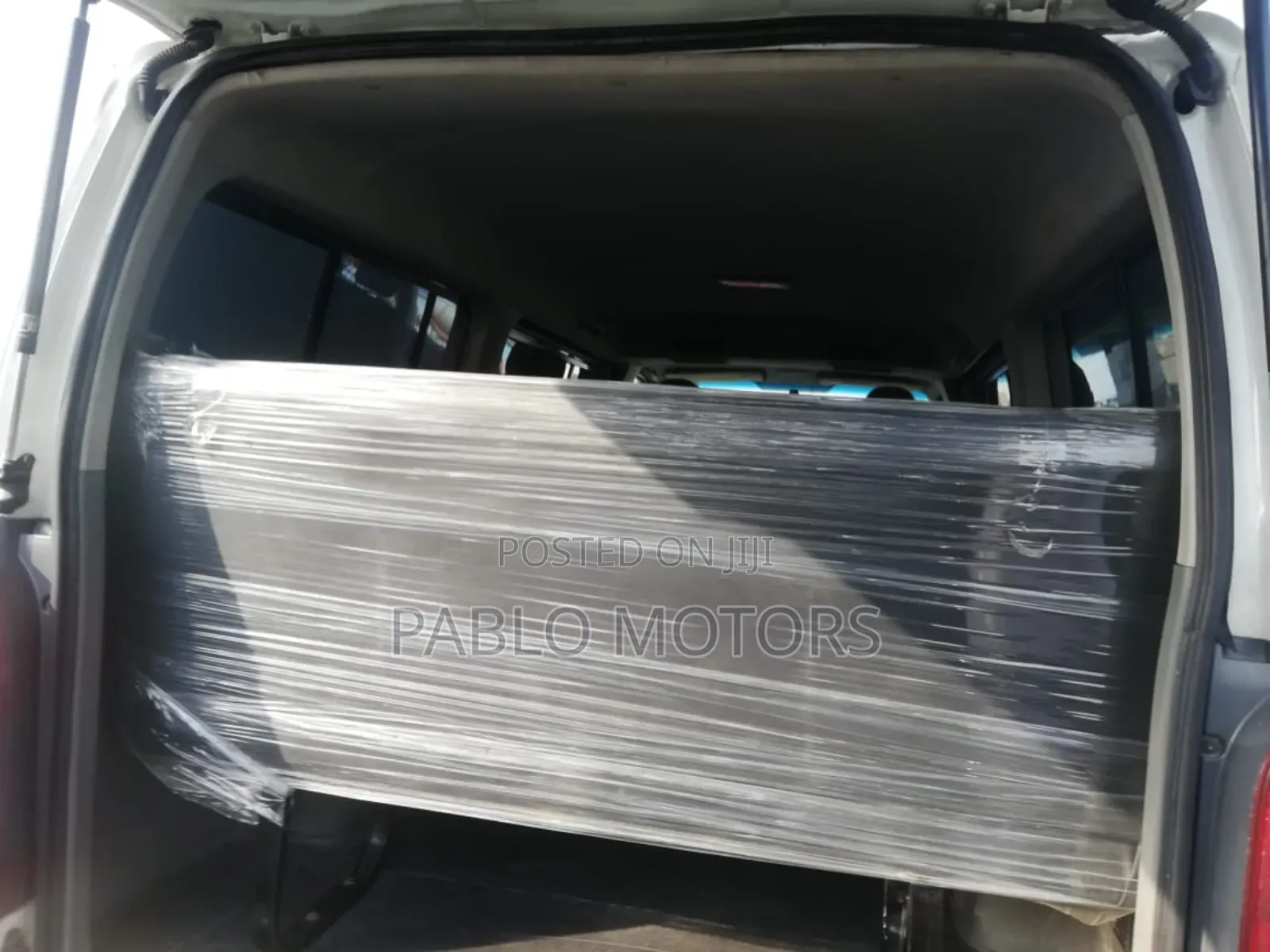 Toyota HiAce 2013 White