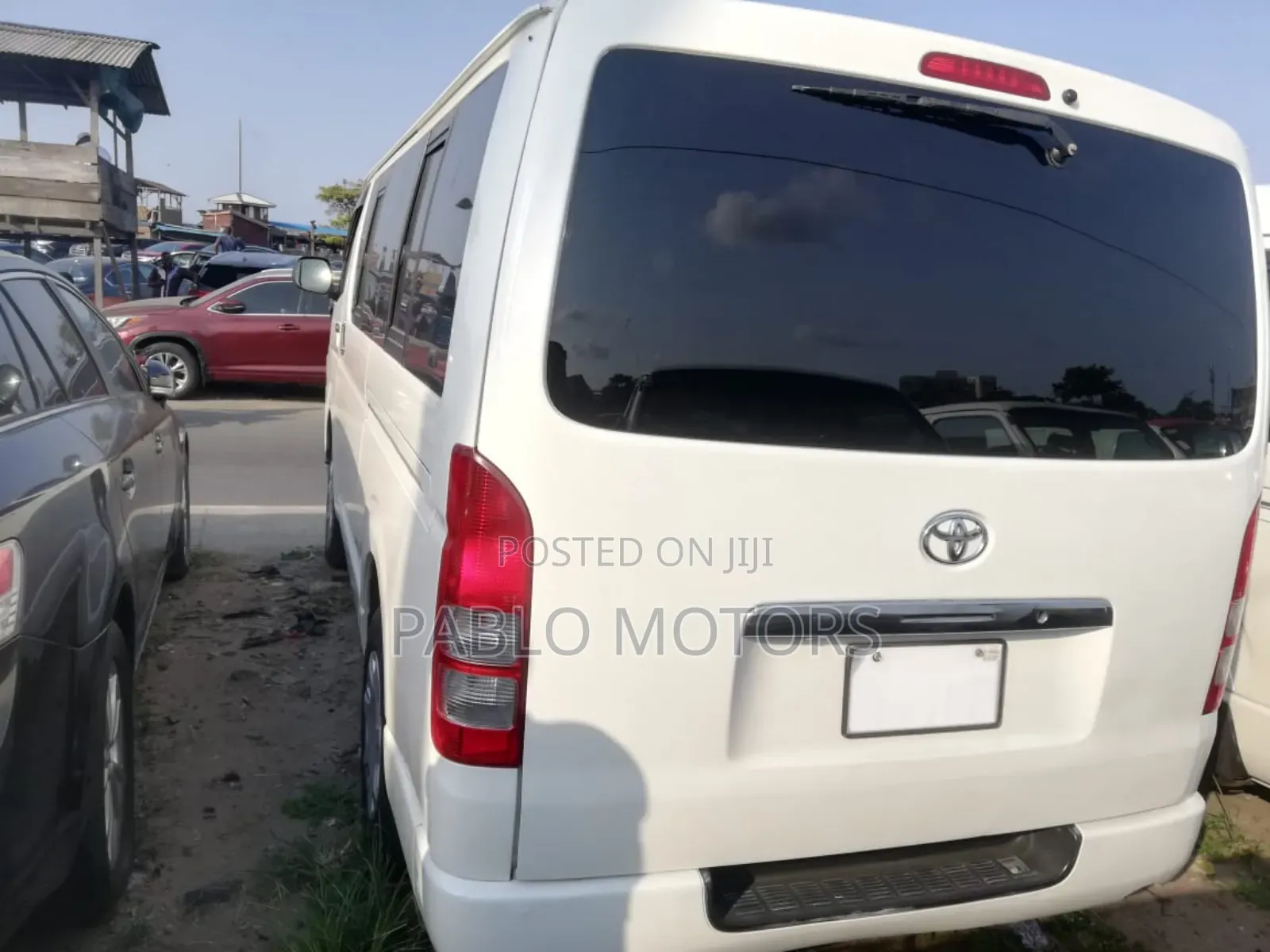 Toyota HiAce 2013 White