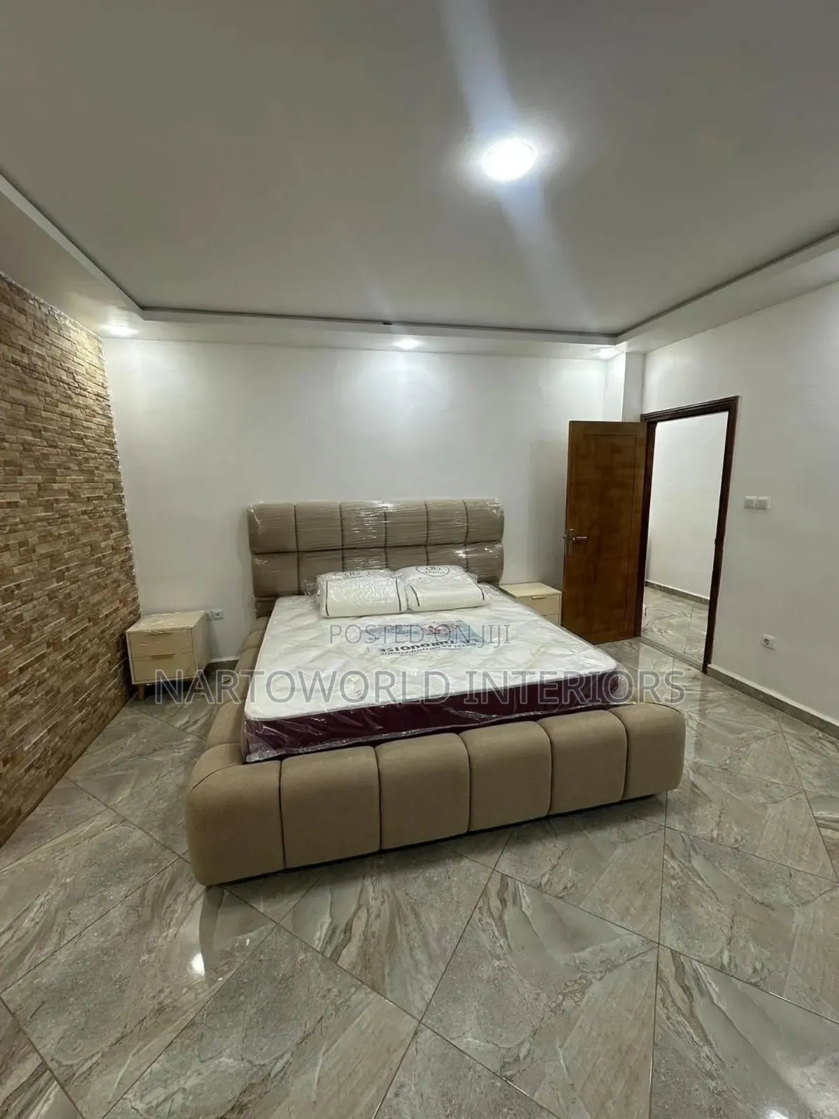 High Quality Bubble Bedframe 6by6 With Bedside