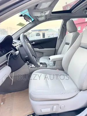 Toyota Camry XLE 4dr Sedan w/Prod. End 11/13 (2.5L 4cyl 6A) 2014 Gray