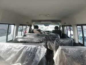 Toyota HiAce 2014 White