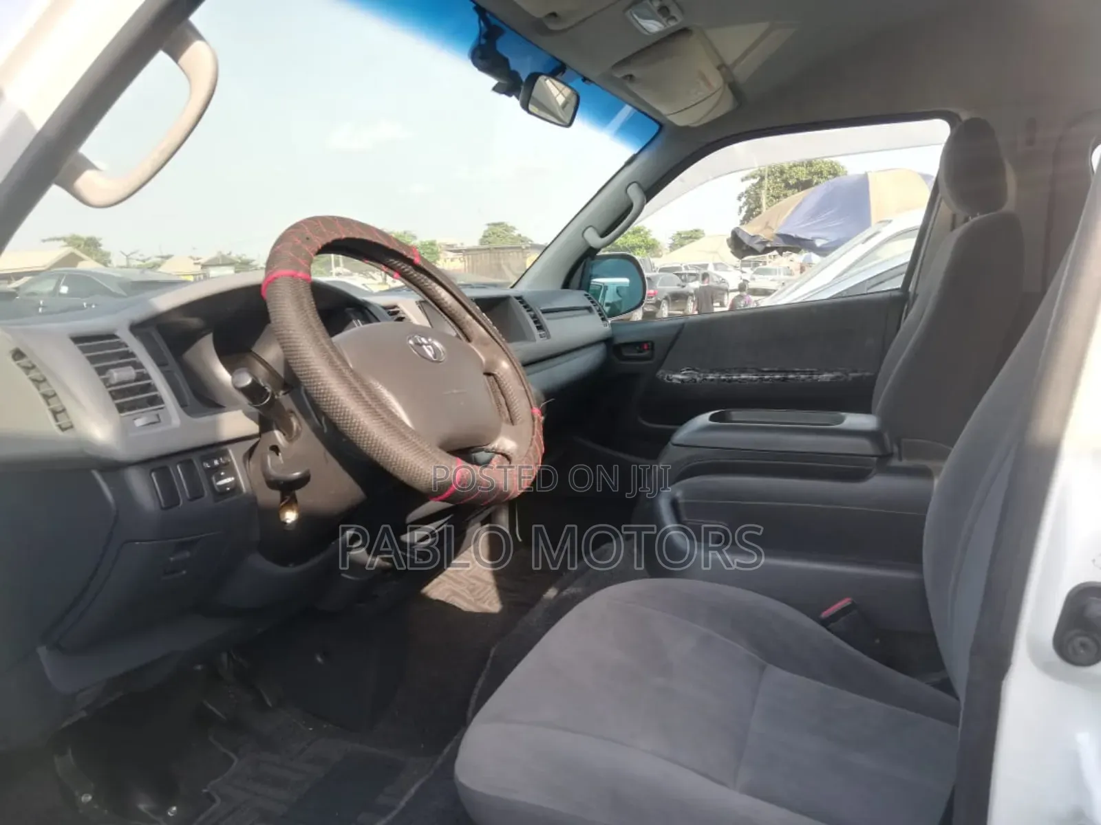 Toyota HiAce 2014 White