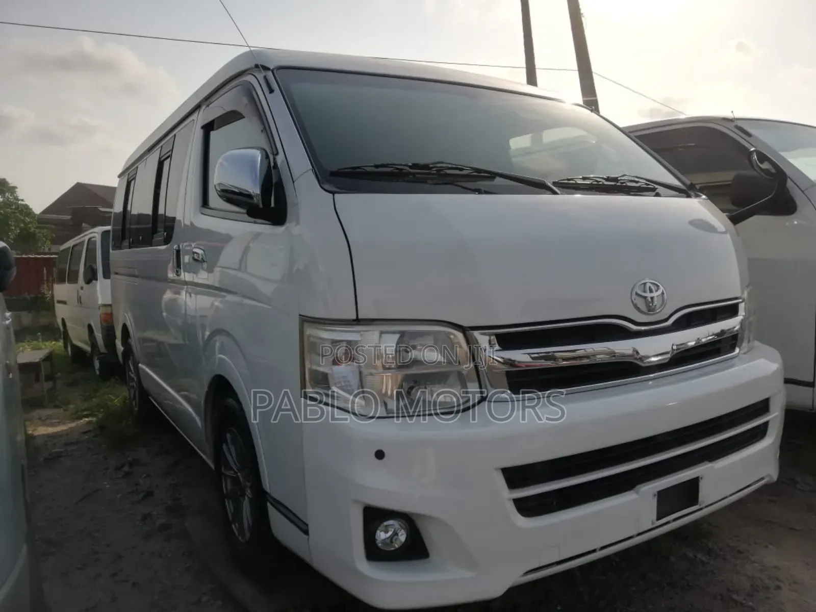Toyota HiAce 2014 White