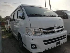 Toyota HiAce 2014 White