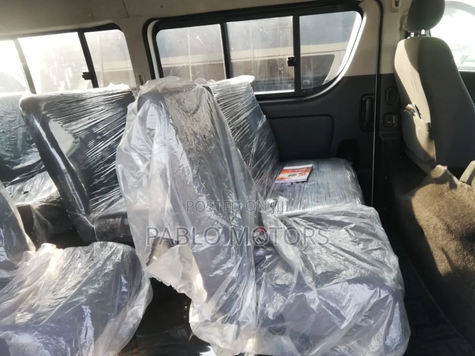 Toyota HiAce 2014 White
