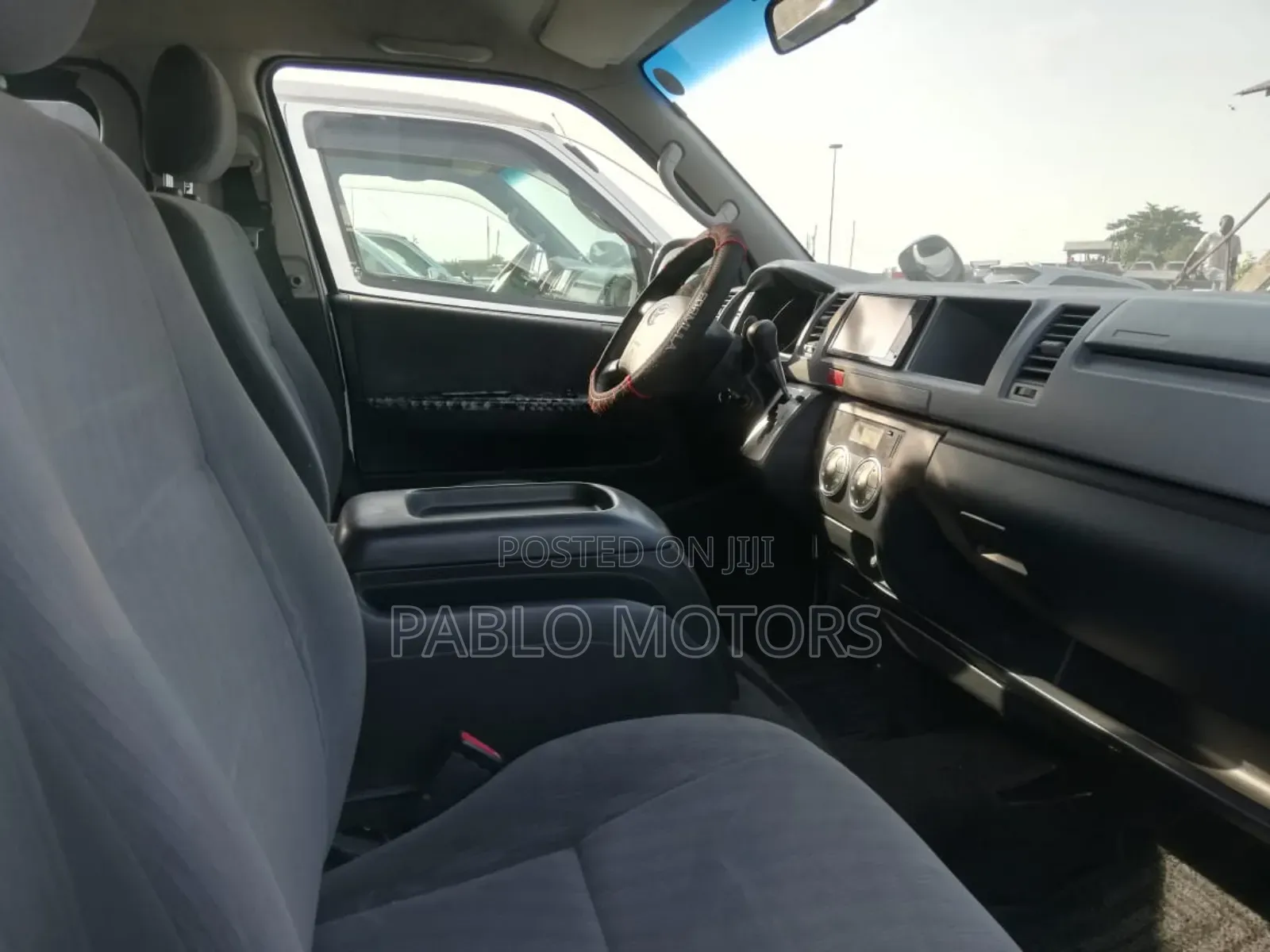 Toyota HiAce 2014 White