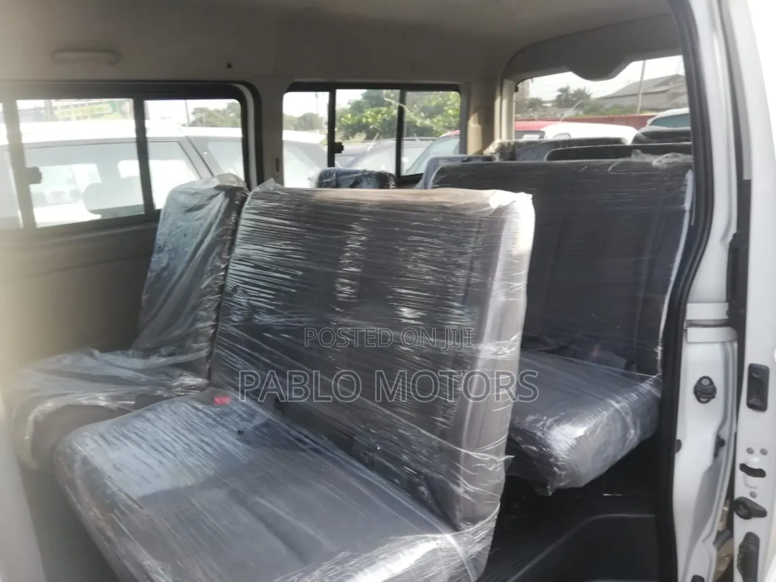 Toyota HiAce 2014 White