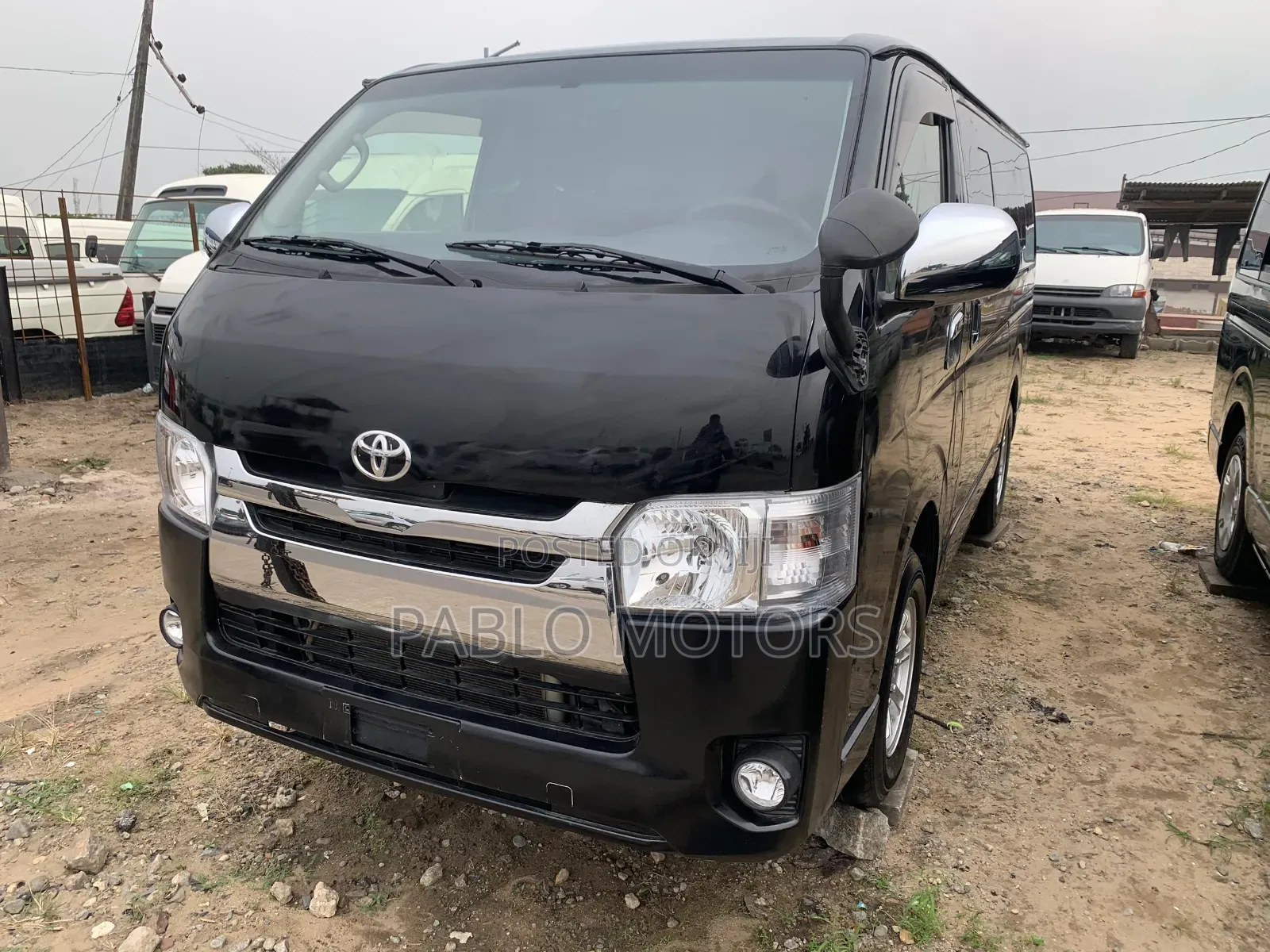 Toyota HiAce 2015 Black