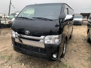 Toyota HiAce 2015 Black