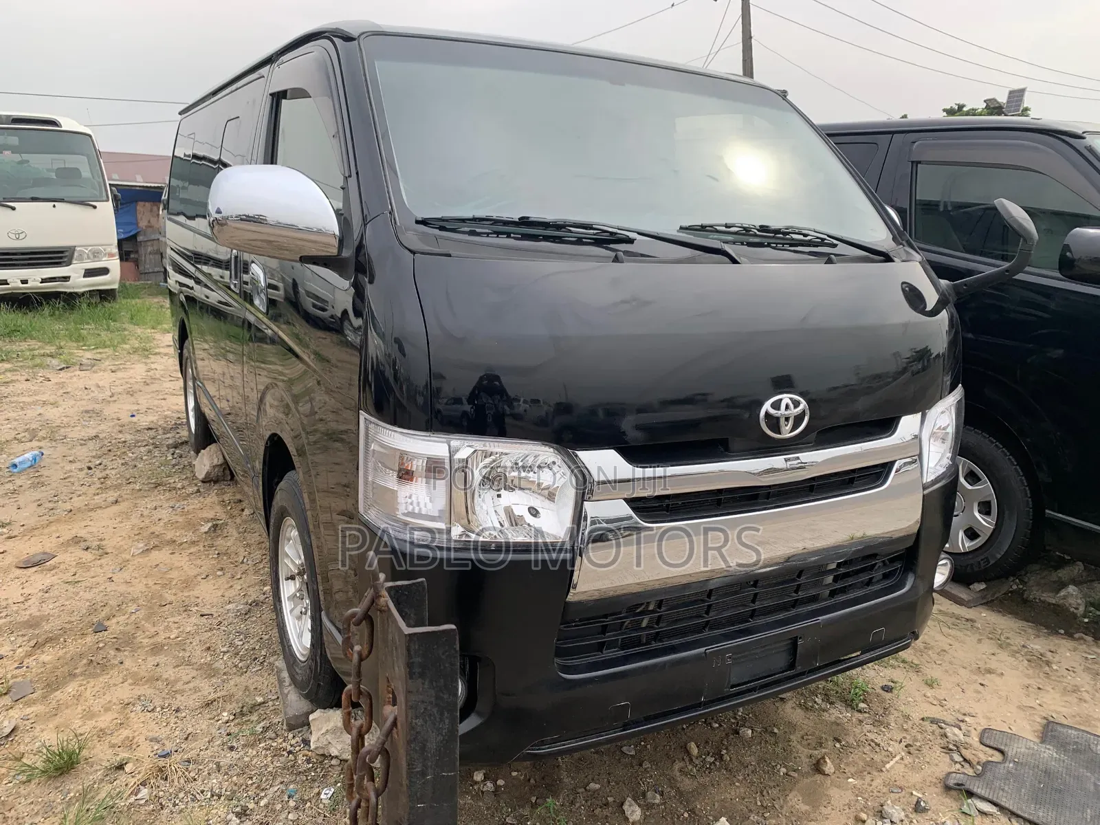 Toyota HiAce 2015 Black
