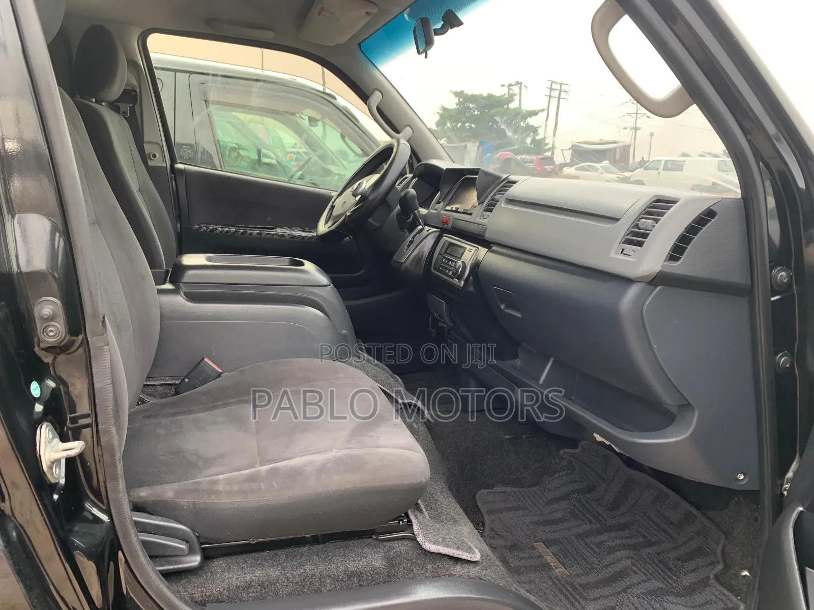 Toyota HiAce 2015 Black