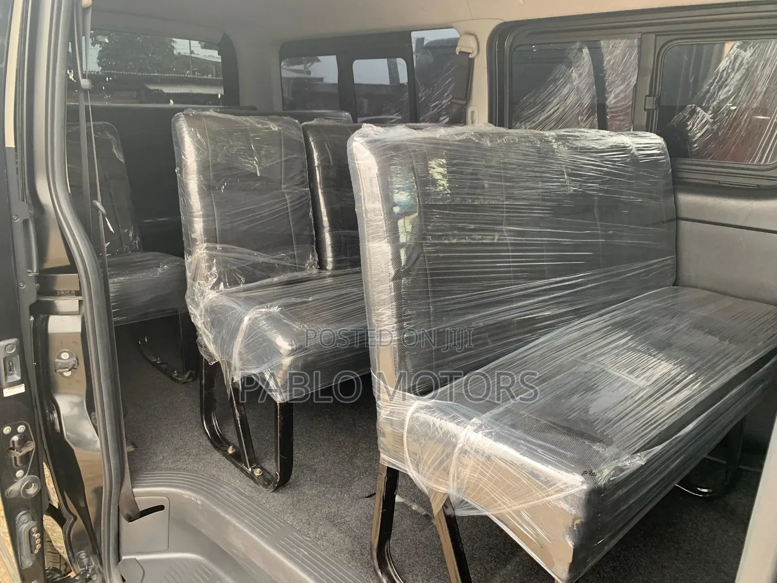 Toyota HiAce 2015 Black
