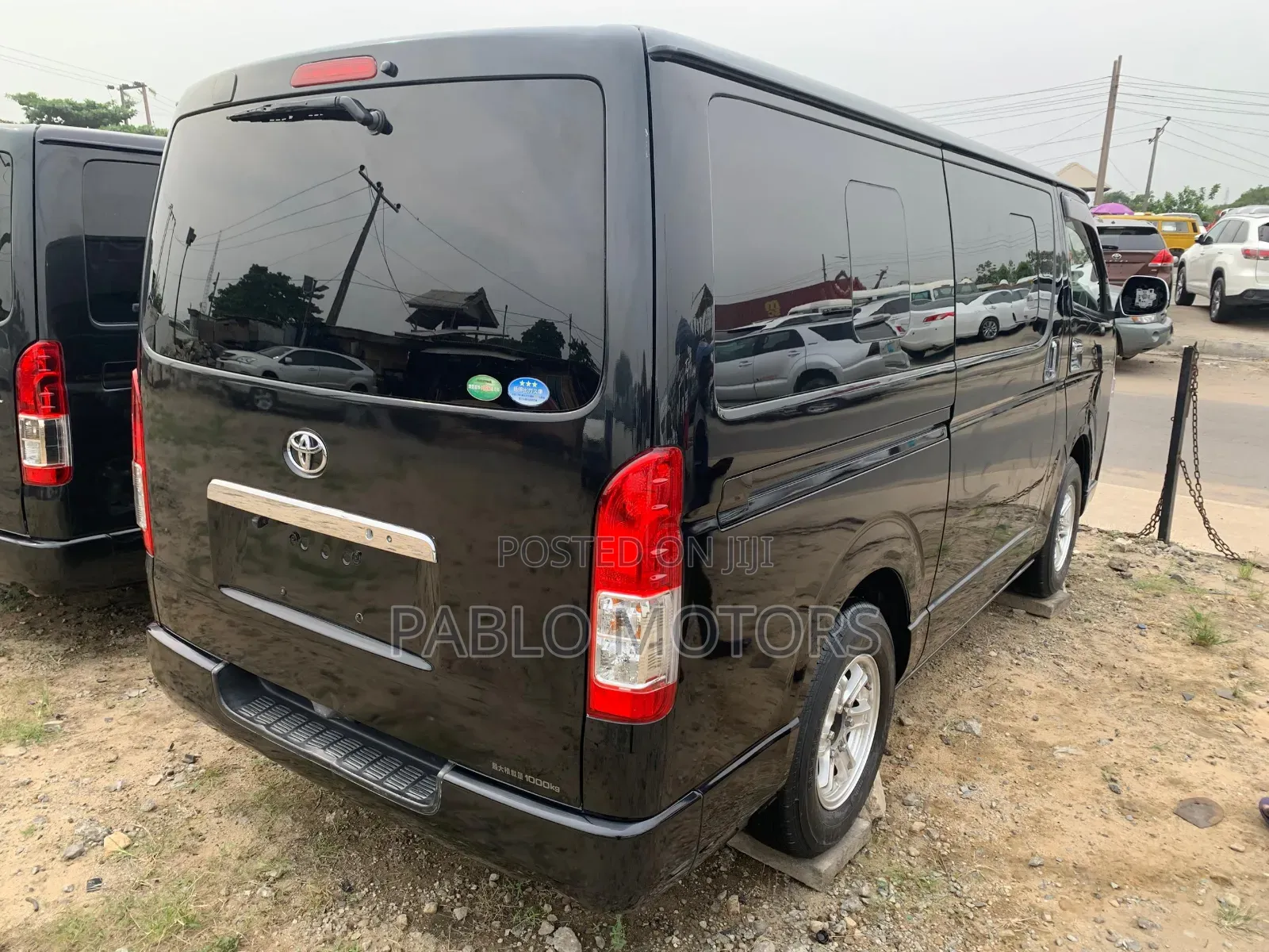 Toyota HiAce 2015 Black
