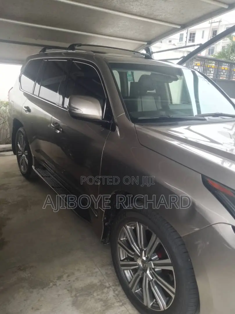 Lexus LX 570 AWD 2016 Gray