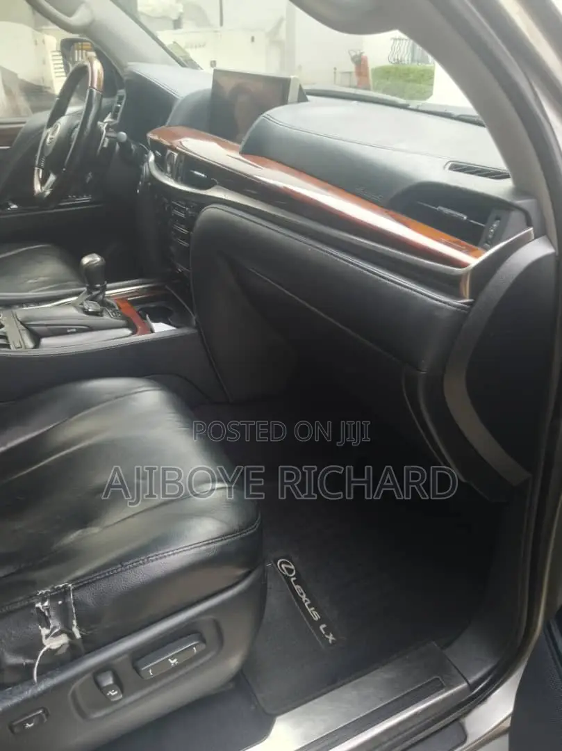 Lexus LX 570 AWD 2016 Gray