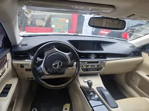 Lexus ES 350 FWD 2014 White