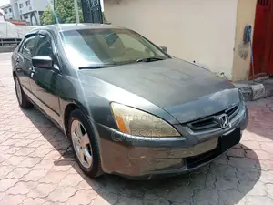 Honda Accord 2005 Gray