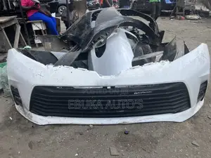 Toyota Sienna Empty Front Bumper 2018