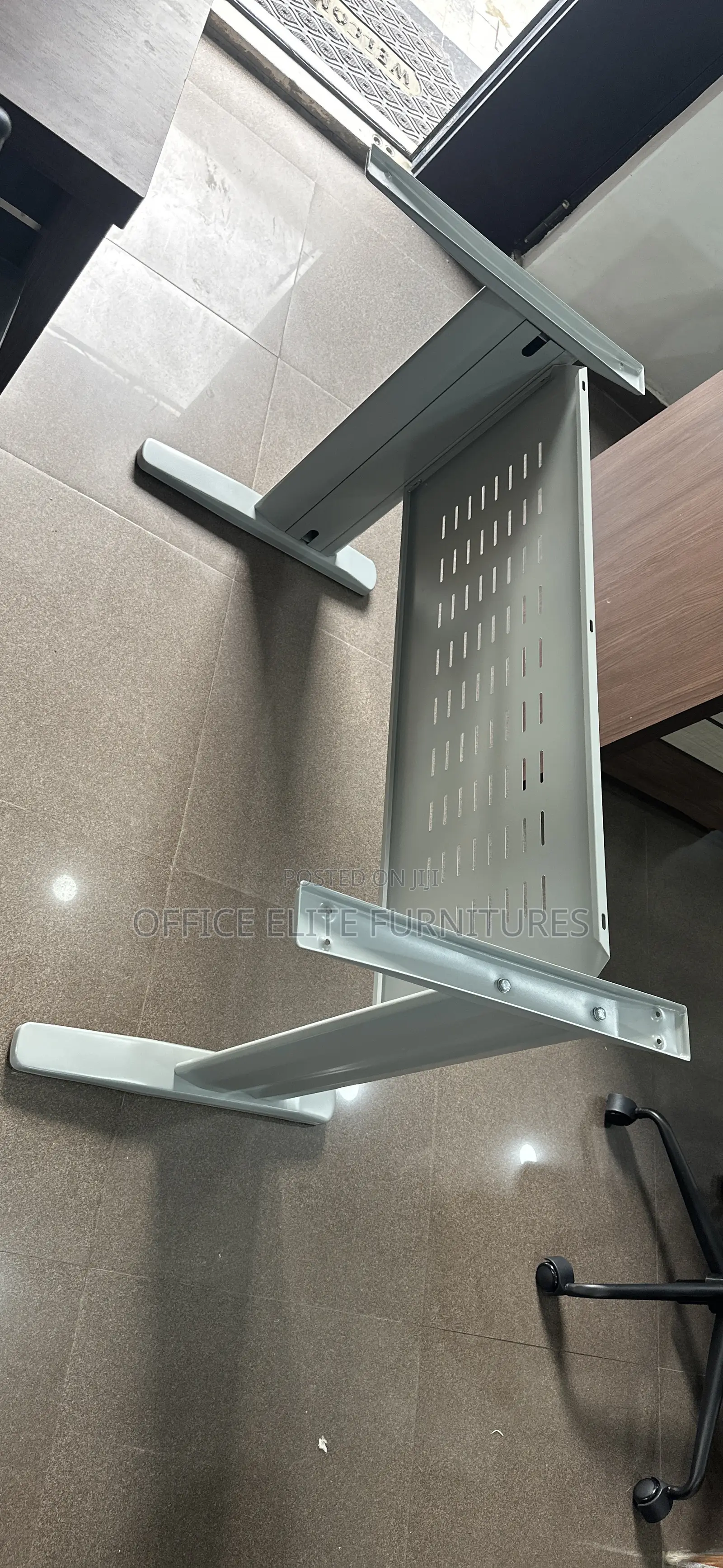 Metal Leg Frame