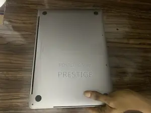 Laptop Apple MacBook Pro 2020 8GB Intel Core i5 SSD 16 GB
