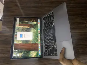 Laptop Apple MacBook Pro 2020 8GB Intel Core i5 SSD 16 GB
