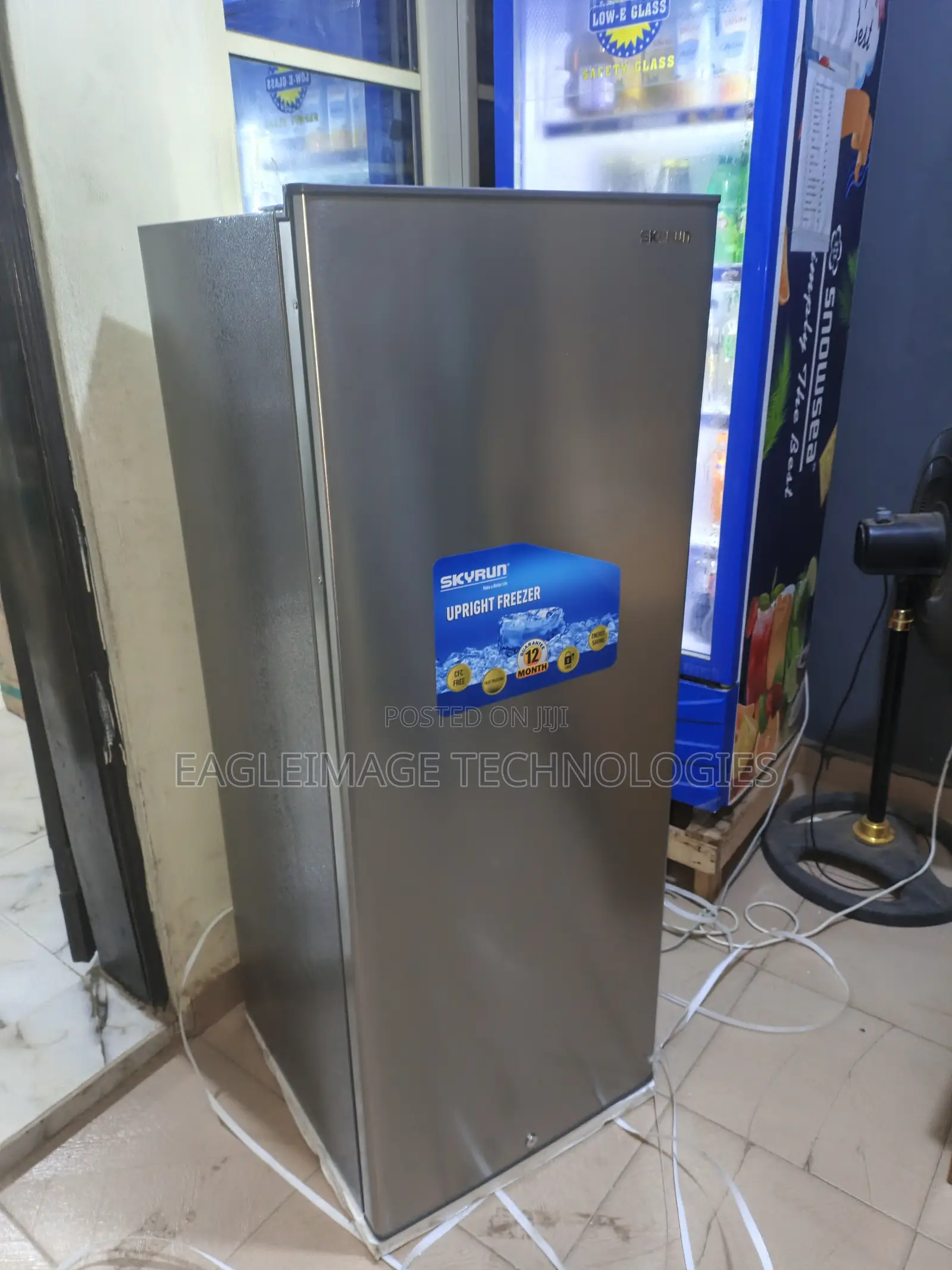 Skyrun 185l Upright Freezer: Instant Ice Cold Performance.