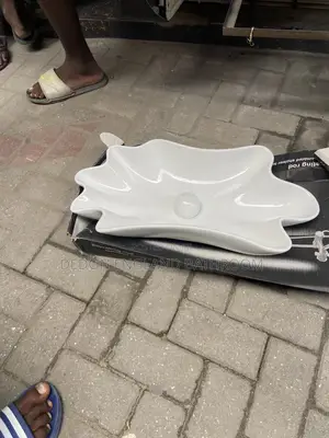 England Countertop Basin With Pump Up Waste
