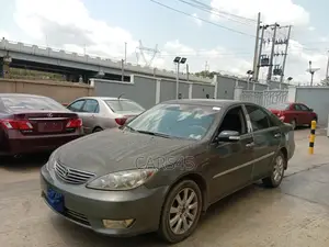 Toyota Camry 2005 Gray