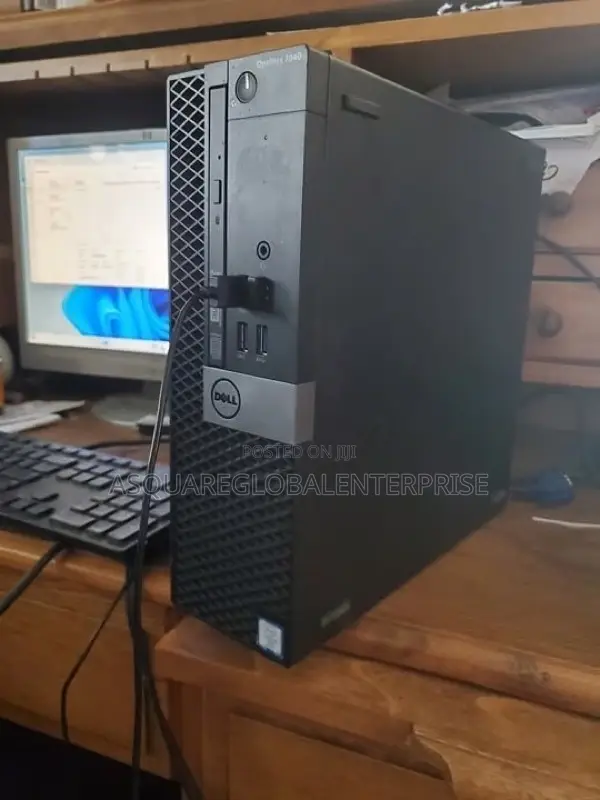 Desktop Computer Dell OptiPlex 7040 8GB Intel Core I5 SSD 256GB