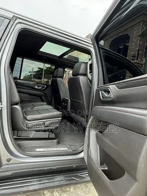 Chevrolet Suburban 2021 Gray