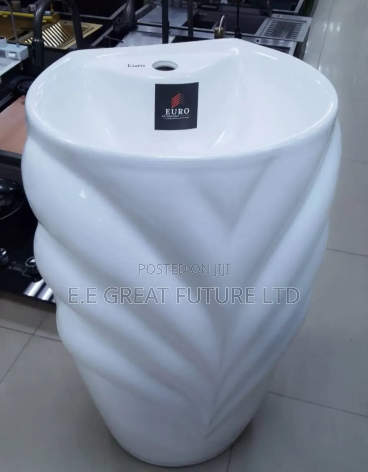 Standing Wash Basin