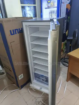 Skyrun 185l Upright Freezer: Optimized for Energy Efficiency.