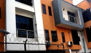 4/ 3 Bedroom Duplex