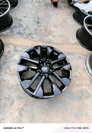 Toyota 2015 Hilux Rim Size 15 Lt