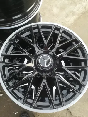 Mercedes-Benz 2023 GLC Rim Size 21