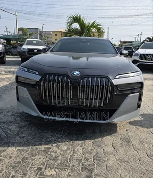 BMW 7 Series 760i xDrive AWD 2023 Gray