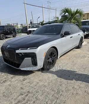 BMW 7 Series 760i xDrive AWD 2023 Gray