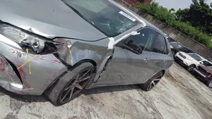 Toyota Camry 2016 Silver