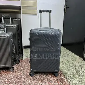 2-in-1 Dark Gray Spinner Suitcase With Hard-Shell Body