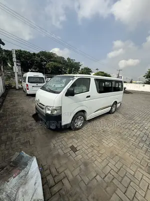 Toyota HiAce 2012 White