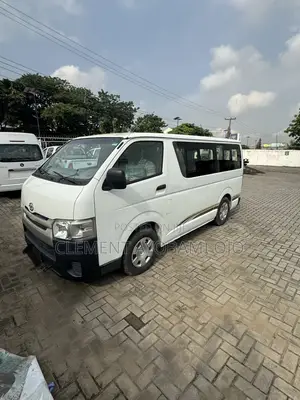 Toyota HiAce 2012 White