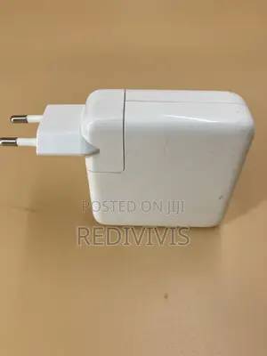 Apple Magsafe 61w Usb-C Power Adapter.