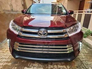Toyota Highlander XLE 4dr SUV AWD (3.5L 6cyl 6A) 2015 Red