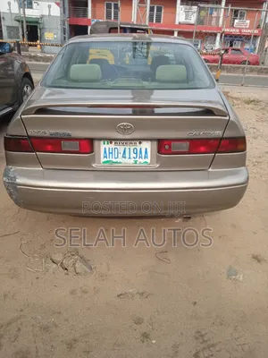 Toyota Camry 2000 Brown