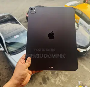 Apple iPad Pro 13 (2024) 2 TB Black