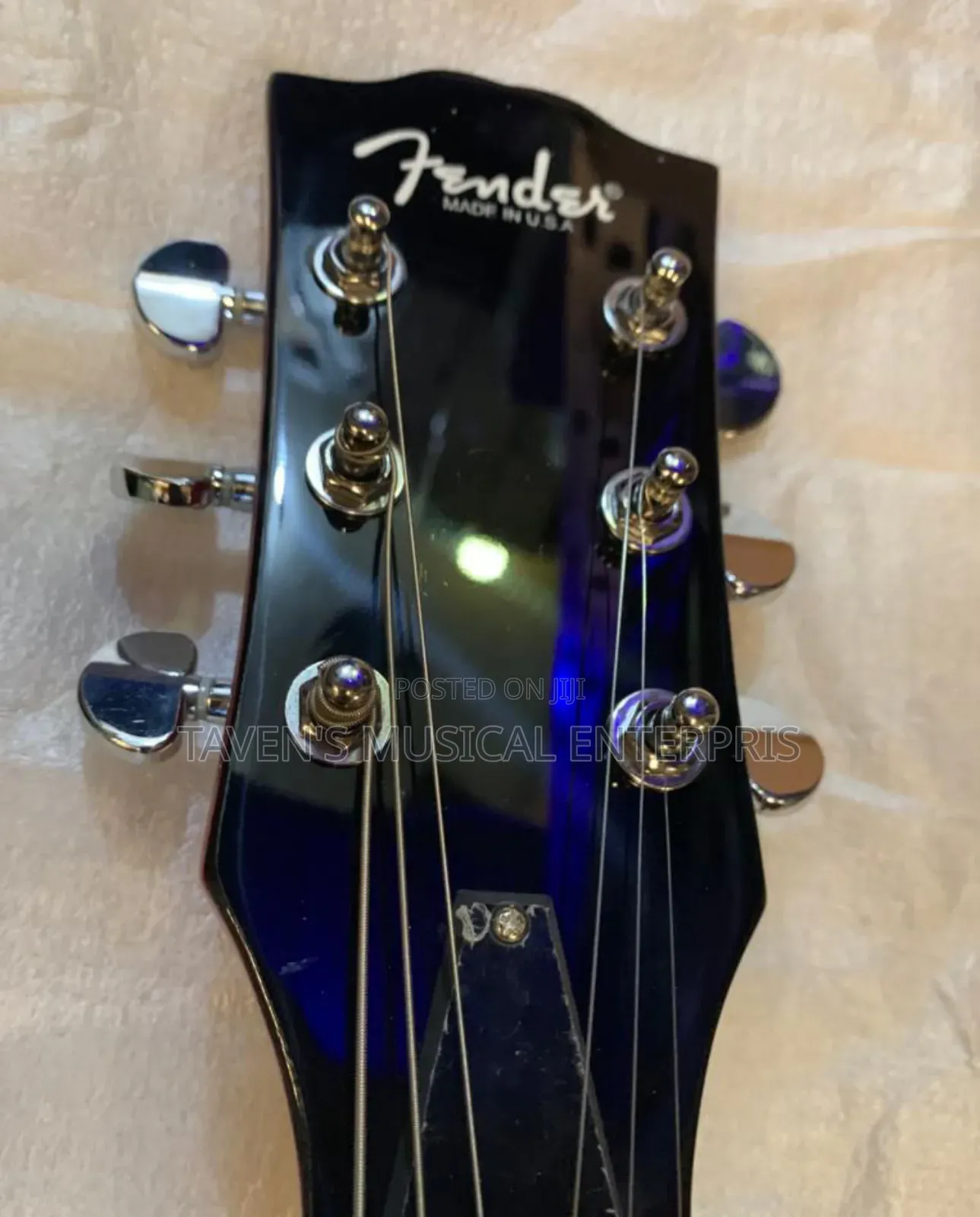 Fender Six Strings Passive Semi-Hollow Guitar