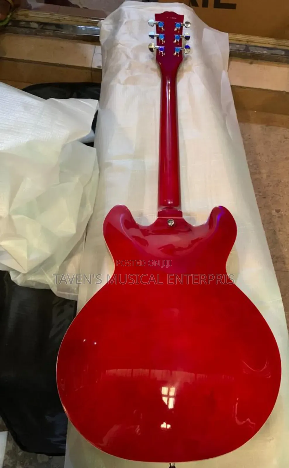 Fender Six Strings Passive Semi-Hollow Guitar
