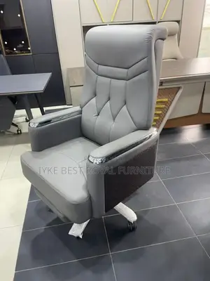 High Classic Office Executive Swivel Chair