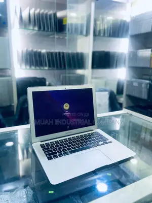 Laptop Apple MacBook Air 2017 8GB Intel Core i5 SSD 256GB