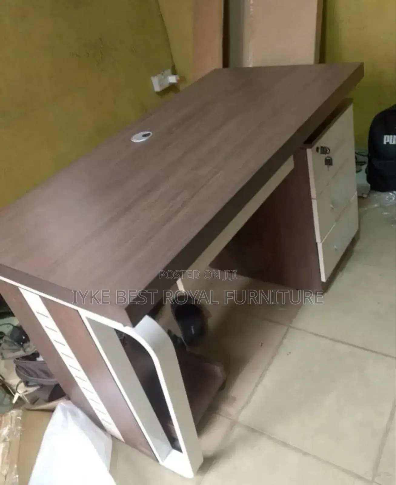 Quality Office Table With Drawers